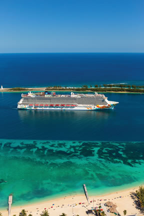 Norwegian Cruise Ship sailing to the Bahamas